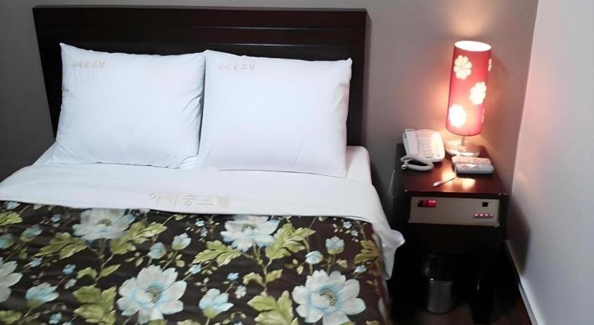 Motel Jongro Nova Seul Zewnętrze zdjęcie